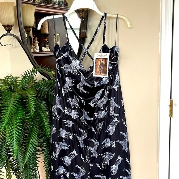 Brand New Mapale Full-Length Onesie Black White Zebra Animal Print Semi-Loose - Picture 3 of 14